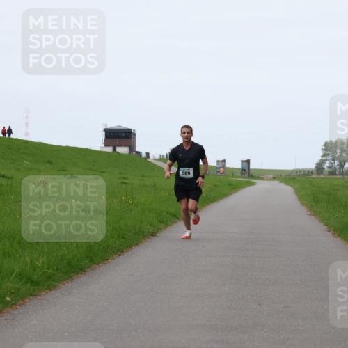 04.05.2025 - 8. Wedeler Halbmarathon Yannick Fuchs http://msf.ph/oto/7820389 04.05.2025 11:08:14 Laufen 589 meine-sportfotos.de