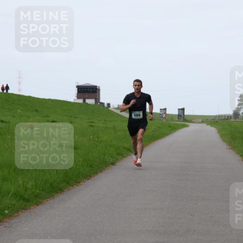 04.05.2025 - 8. Wedeler Halbmarathon Yannick Fuchs http://msf.ph/oto/7820394 04.05.2025 11:08:14 Laufen 589 meine-sportfotos.de