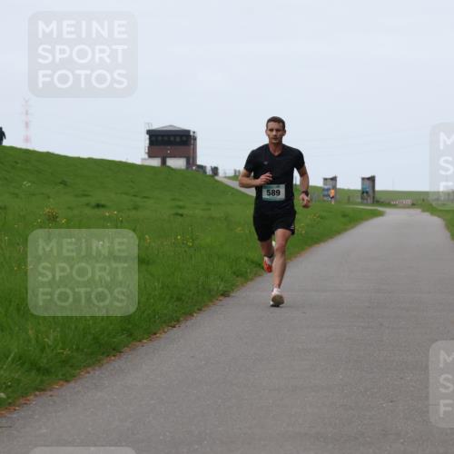 04.05.2025 - 8. Wedeler Halbmarathon Yannick Fuchs http://msf.ph/oto/7820396 04.05.2025 11:08:14 Laufen 589 meine-sportfotos.de