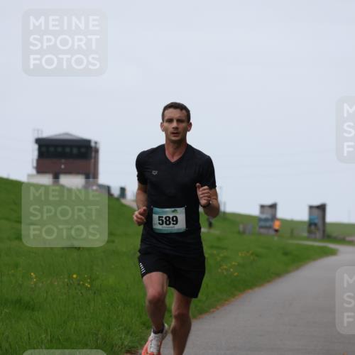 04.05.2025 - 8. Wedeler Halbmarathon Yannick Fuchs http://msf.ph/oto/7820399 04.05.2025 11:08:15 Laufen 589 meine-sportfotos.de