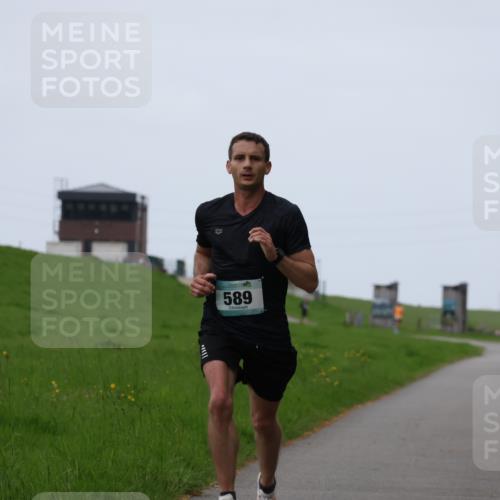 04.05.2025 - 8. Wedeler Halbmarathon Yannick Fuchs http://msf.ph/oto/7820401 04.05.2025 11:08:15 Laufen 589 meine-sportfotos.de