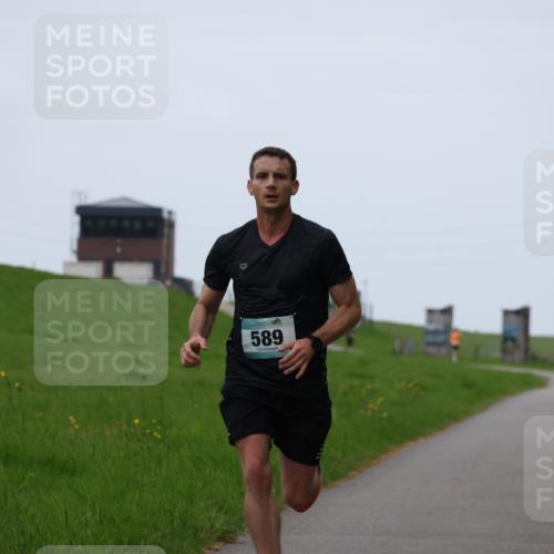 04.05.2025 - 8. Wedeler Halbmarathon Yannick Fuchs http://msf.ph/oto/7820406 04.05.2025 11:08:15 Laufen 589 meine-sportfotos.de