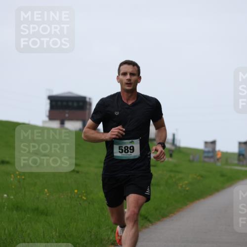 04.05.2025 - 8. Wedeler Halbmarathon Yannick Fuchs http://msf.ph/oto/7820415 04.05.2025 11:08:16 Laufen 589 meine-sportfotos.de