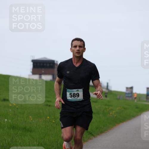 04.05.2025 - 8. Wedeler Halbmarathon Yannick Fuchs http://msf.ph/oto/7820421 04.05.2025 11:08:16 Laufen 589 meine-sportfotos.de
