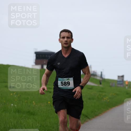 04.05.2025 - 8. Wedeler Halbmarathon Yannick Fuchs http://msf.ph/oto/7820431 04.05.2025 11:08:16 Laufen 589 meine-sportfotos.de