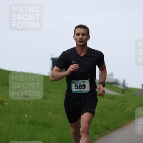 04.05.2025 - 8. Wedeler Halbmarathon Yannick Fuchs http://msf.ph/oto/7820439 04.05.2025 11:08:16 Laufen 589 meine-sportfotos.de
