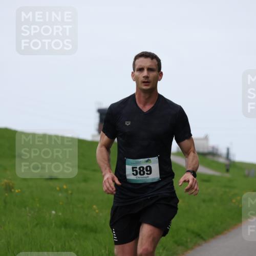 04.05.2025 - 8. Wedeler Halbmarathon Yannick Fuchs http://msf.ph/oto/7820444 04.05.2025 11:08:16 Laufen 589 meine-sportfotos.de