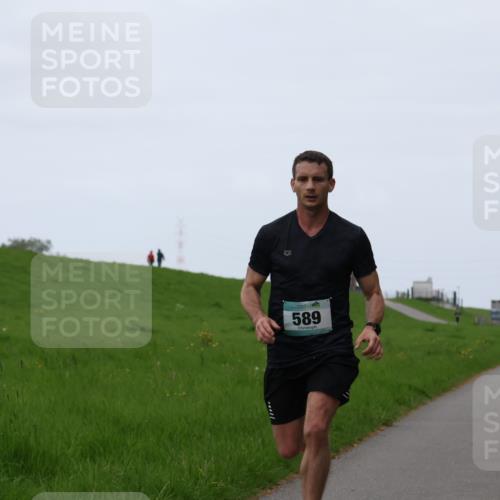04.05.2025 - 8. Wedeler Halbmarathon Yannick Fuchs http://msf.ph/oto/7820461 04.05.2025 11:08:17 Laufen 589 meine-sportfotos.de