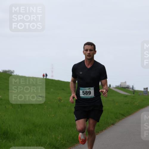 04.05.2025 - 8. Wedeler Halbmarathon Yannick Fuchs http://msf.ph/oto/7820466 04.05.2025 11:08:17 Laufen 589 meine-sportfotos.de