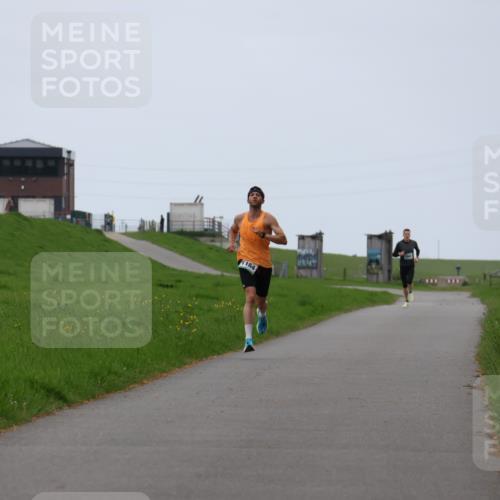 04.05.2025 - 8. Wedeler Halbmarathon Yannick Fuchs http://msf.ph/oto/7820498 04.05.2025 11:09:00 Laufen 1184 meine-sportfotos.de