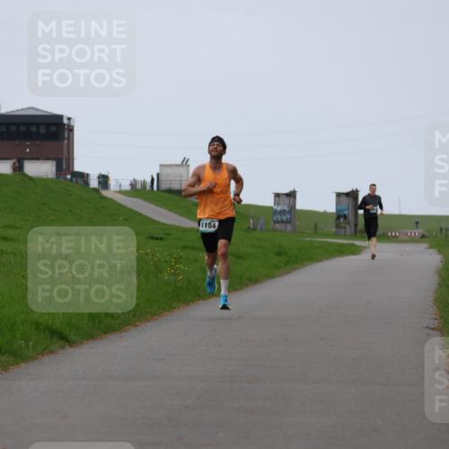 04.05.2025 - 8. Wedeler Halbmarathon Yannick Fuchs http://msf.ph/oto/7820521 04.05.2025 11:09:01 Laufen 1184 meine-sportfotos.de