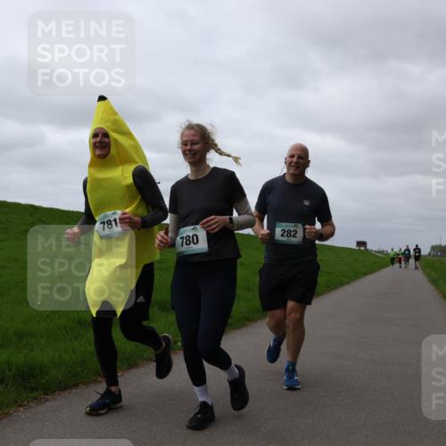 04.05.2025 - 8. Wedeler Halbmarathon Yannick Fuchs http://msf.ph/oto/7820528 04.05.2025 12:04:45 Laufen 781, 780, 282 meine-sportfotos.de