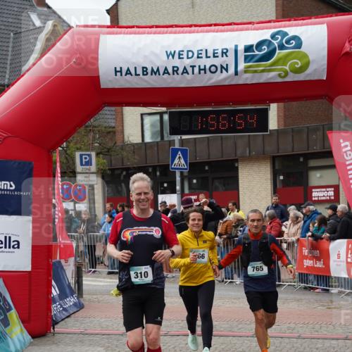 04.05.2025 - 8. Wedeler Halbmarathon Felixshl http://msf.ph/oto/7820538 04.05.2025 11:56:52 Ziel 190, 310, 765, 766 meine-sportfotos.de