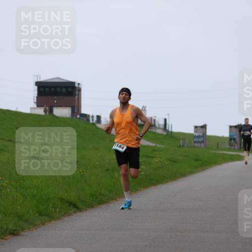 04.05.2025 - 8. Wedeler Halbmarathon Yannick Fuchs http://msf.ph/oto/7820550 04.05.2025 11:09:03 Laufen 1184 meine-sportfotos.de
