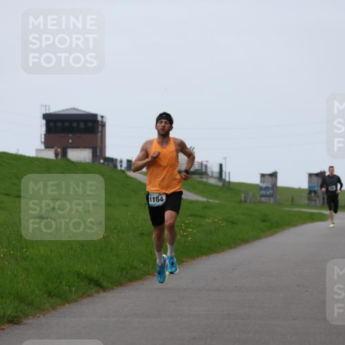 04.05.2025 - 8. Wedeler Halbmarathon Yannick Fuchs http://msf.ph/oto/7820564 04.05.2025 11:09:03 Laufen 1184 meine-sportfotos.de