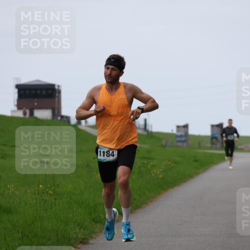 04.05.2025 - 8. Wedeler Halbmarathon Yannick Fuchs http://msf.ph/oto/7820582 04.05.2025 11:09:06 Laufen 1184 meine-sportfotos.de