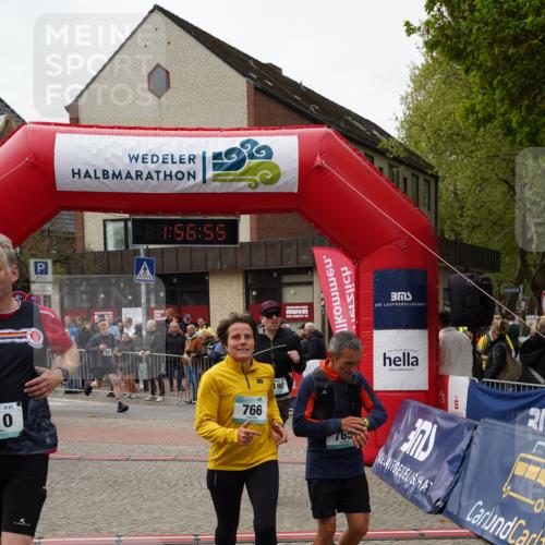 04.05.2025 - 8. Wedeler Halbmarathon Felixshl http://msf.ph/oto/7820600 04.05.2025 11:56:53 Ziel 148, 190, 310, 420, 765, 766 meine-sportfotos.de