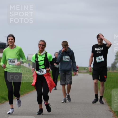 04.05.2025 - 8. Wedeler Halbmarathon Yannick Fuchs http://msf.ph/oto/7820623 04.05.2025 12:04:55 Laufen 688, 686, 1005, 683 meine-sportfotos.de