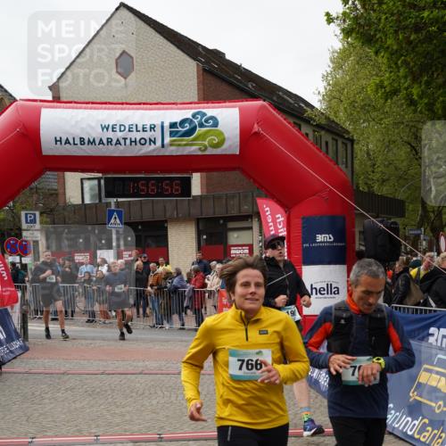 04.05.2025 - 8. Wedeler Halbmarathon Felixshl http://msf.ph/oto/7820640 04.05.2025 11:56:54 Ziel 148, 190, 310, 420, 765, 766 meine-sportfotos.de