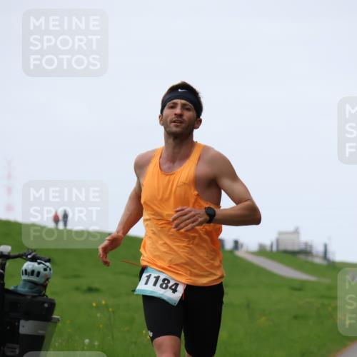 04.05.2025 - 8. Wedeler Halbmarathon Yannick Fuchs http://msf.ph/oto/7820646 04.05.2025 11:09:08 Laufen 1184 meine-sportfotos.de