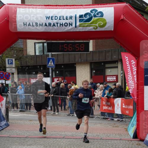 04.05.2025 - 8. Wedeler Halbmarathon Felixshl http://msf.ph/oto/7820667 04.05.2025 11:56:55 Ziel 148, 190, 310, 420, 765, 766 meine-sportfotos.de