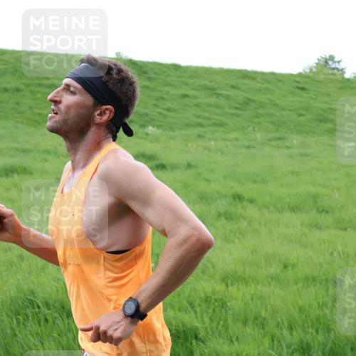 04.05.2025 - 8. Wedeler Halbmarathon Yannick Fuchs http://msf.ph/oto/7820669 04.05.2025 11:09:11 Laufen  meine-sportfotos.de