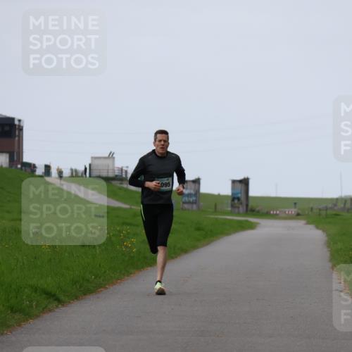 04.05.2025 - 8. Wedeler Halbmarathon Yannick Fuchs http://msf.ph/oto/7820713 04.05.2025 11:09:17 Laufen 095 meine-sportfotos.de