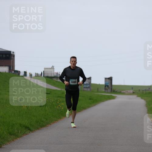 04.05.2025 - 8. Wedeler Halbmarathon Yannick Fuchs http://msf.ph/oto/7820724 04.05.2025 11:09:17 Laufen 1095 meine-sportfotos.de