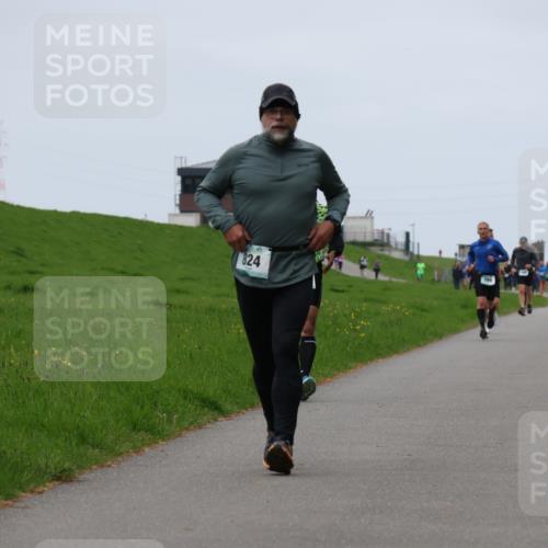 04.05.2025 - 8. Wedeler Halbmarathon Yannick Fuchs http://msf.ph/oto/7820726 04.05.2025 11:27:43 Laufen 824 meine-sportfotos.de