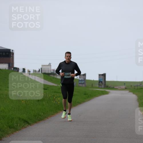 04.05.2025 - 8. Wedeler Halbmarathon Yannick Fuchs http://msf.ph/oto/7820728 04.05.2025 11:09:17 Laufen 1095 meine-sportfotos.de