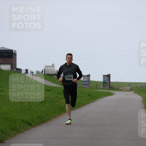 04.05.2025 - 8. Wedeler Halbmarathon Yannick Fuchs http://msf.ph/oto/7820746 04.05.2025 11:09:18 Laufen 1095 meine-sportfotos.de