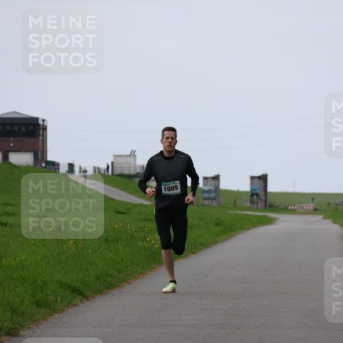 04.05.2025 - 8. Wedeler Halbmarathon Yannick Fuchs http://msf.ph/oto/7820750 04.05.2025 11:09:18 Laufen 1095 meine-sportfotos.de