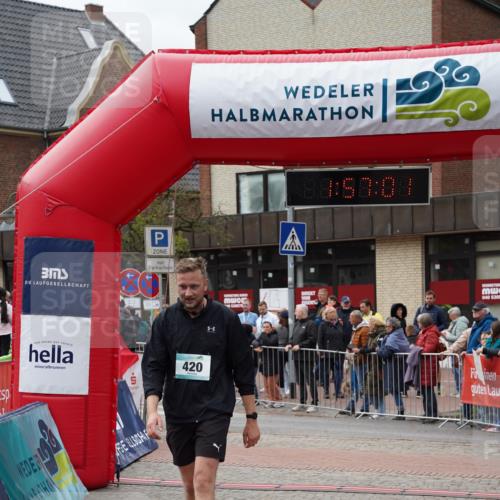 04.05.2025 - 8. Wedeler Halbmarathon Felixshl http://msf.ph/oto/7820756 04.05.2025 11:56:59 Ziel 148, 190, 420, 441 meine-sportfotos.de