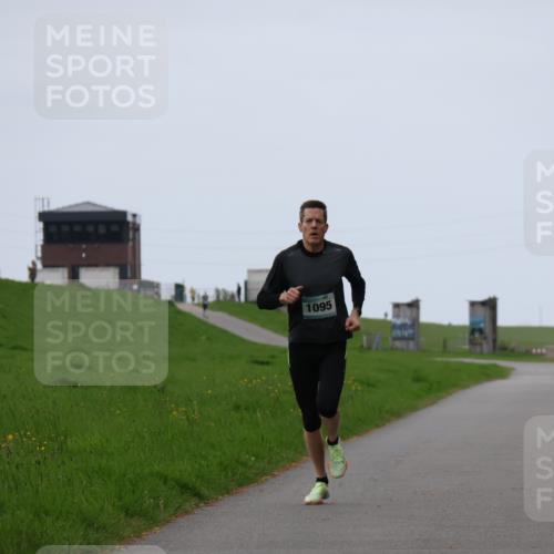 04.05.2025 - 8. Wedeler Halbmarathon Yannick Fuchs http://msf.ph/oto/7820771 04.05.2025 11:09:18 Laufen 1095 meine-sportfotos.de