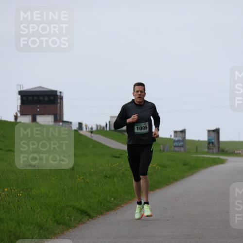 04.05.2025 - 8. Wedeler Halbmarathon Yannick Fuchs http://msf.ph/oto/7820777 04.05.2025 11:09:19 Laufen 1095 meine-sportfotos.de