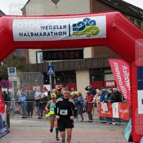 04.05.2025 - 8. Wedeler Halbmarathon Felixshl http://msf.ph/oto/7820782 04.05.2025 11:57:02 Ziel 11, 148, 420, 441 meine-sportfotos.de