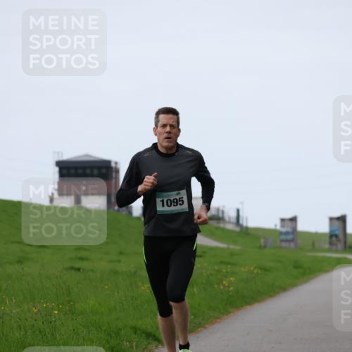 04.05.2025 - 8. Wedeler Halbmarathon Yannick Fuchs http://msf.ph/oto/7820796 04.05.2025 11:09:21 Laufen 1095 meine-sportfotos.de