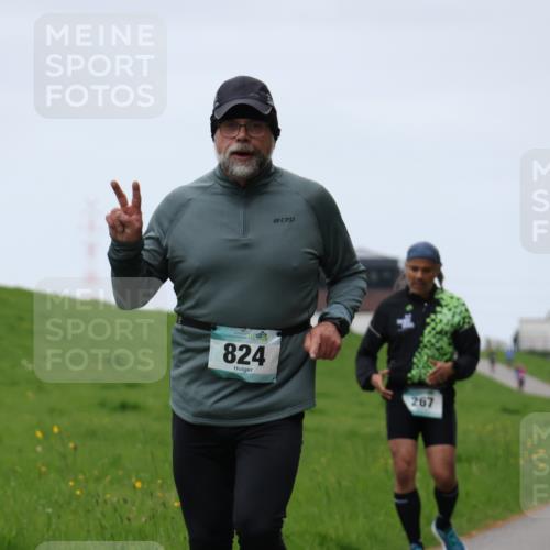 04.05.2025 - 8. Wedeler Halbmarathon Yannick Fuchs http://msf.ph/oto/7820798 04.05.2025 11:27:45 Laufen 824, 267 meine-sportfotos.de