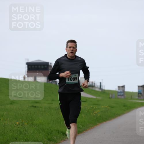 04.05.2025 - 8. Wedeler Halbmarathon Yannick Fuchs http://msf.ph/oto/7820804 04.05.2025 11:09:21 Laufen 1095 meine-sportfotos.de