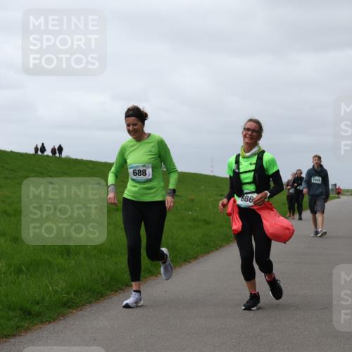 04.05.2025 - 8. Wedeler Halbmarathon Yannick Fuchs http://msf.ph/oto/7820810 04.05.2025 12:04:59 Laufen 688, 686, 700 meine-sportfotos.de