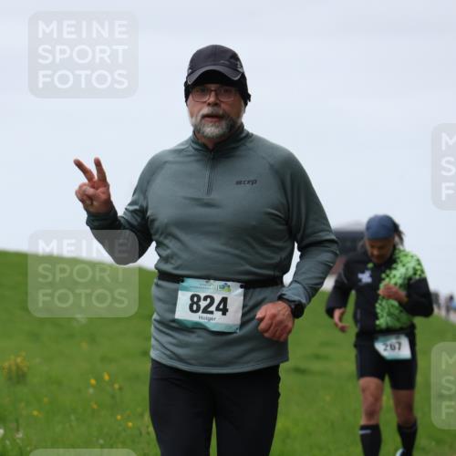 04.05.2025 - 8. Wedeler Halbmarathon Yannick Fuchs http://msf.ph/oto/7820818 04.05.2025 11:27:45 Laufen 824, 267 meine-sportfotos.de