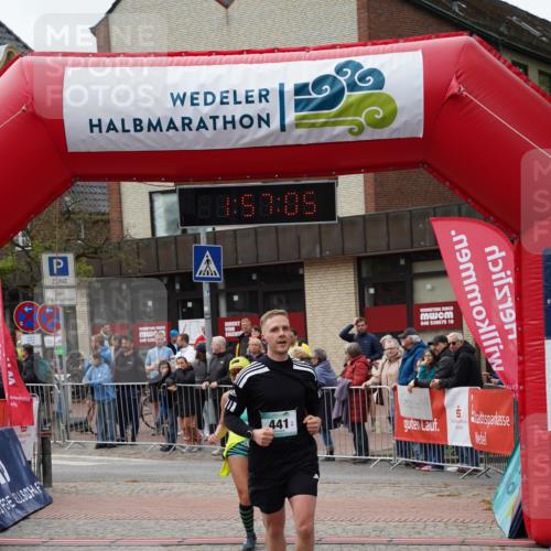 04.05.2025 - 8. Wedeler Halbmarathon Felixshl http://msf.ph/oto/7820819 04.05.2025 11:57:03 Ziel 11, 441 meine-sportfotos.de