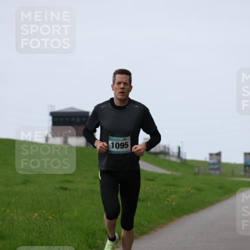 04.05.2025 - 8. Wedeler Halbmarathon Yannick Fuchs http://msf.ph/oto/7820822 04.05.2025 11:09:21 Laufen 1095 meine-sportfotos.de