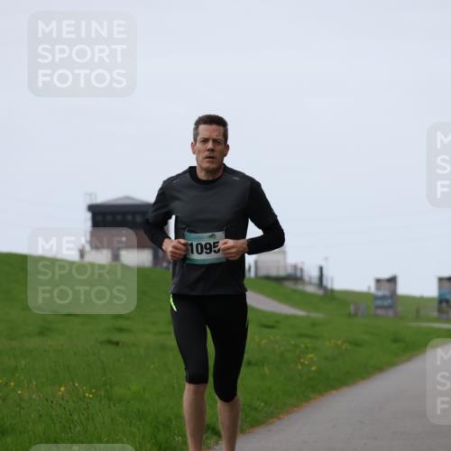 04.05.2025 - 8. Wedeler Halbmarathon Yannick Fuchs http://msf.ph/oto/7820825 04.05.2025 11:09:21 Laufen 1095 meine-sportfotos.de