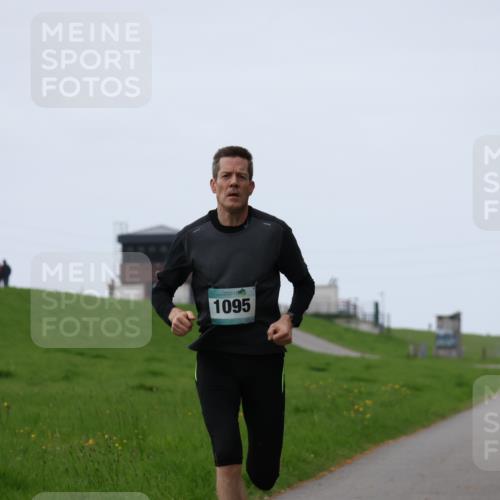 04.05.2025 - 8. Wedeler Halbmarathon Yannick Fuchs http://msf.ph/oto/7820839 04.05.2025 11:09:21 Laufen 1095 meine-sportfotos.de