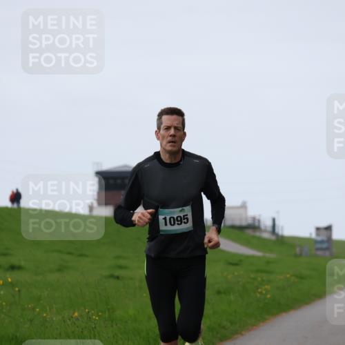 04.05.2025 - 8. Wedeler Halbmarathon Yannick Fuchs http://msf.ph/oto/7820844 04.05.2025 11:09:21 Laufen 1095 meine-sportfotos.de