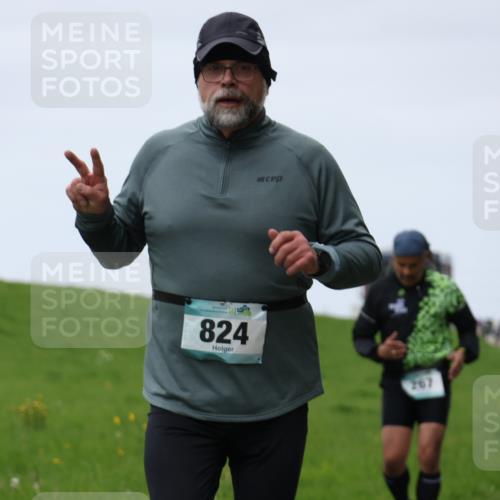 04.05.2025 - 8. Wedeler Halbmarathon Yannick Fuchs http://msf.ph/oto/7820848 04.05.2025 11:27:46 Laufen 824, 267 meine-sportfotos.de