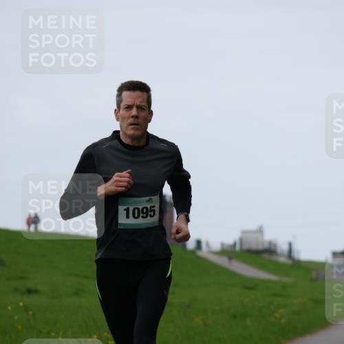 04.05.2025 - 8. Wedeler Halbmarathon Yannick Fuchs http://msf.ph/oto/7820849 04.05.2025 11:09:22 Laufen 1095 meine-sportfotos.de