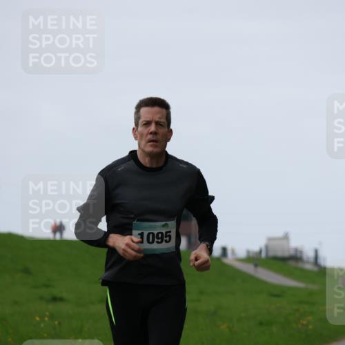 04.05.2025 - 8. Wedeler Halbmarathon Yannick Fuchs http://msf.ph/oto/7820857 04.05.2025 11:09:22 Laufen 1095 meine-sportfotos.de