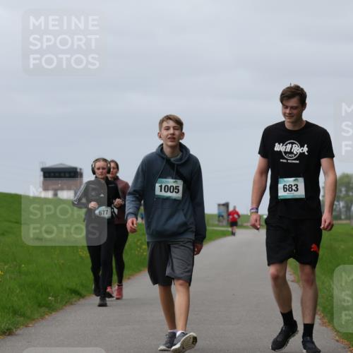 04.05.2025 - 8. Wedeler Halbmarathon Yannick Fuchs http://msf.ph/oto/7820860 04.05.2025 12:05:02 Laufen 677, 1005, 683 meine-sportfotos.de